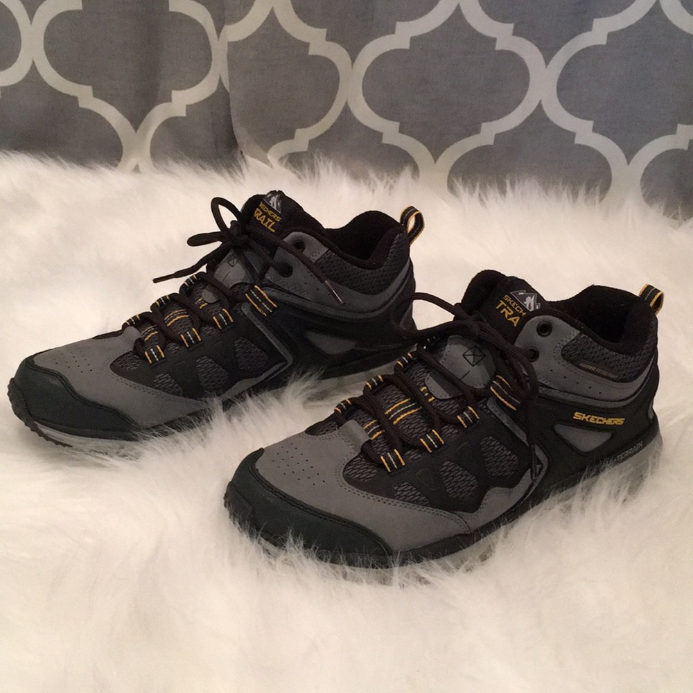 Men’s size 10 Skechers water resistant shoes